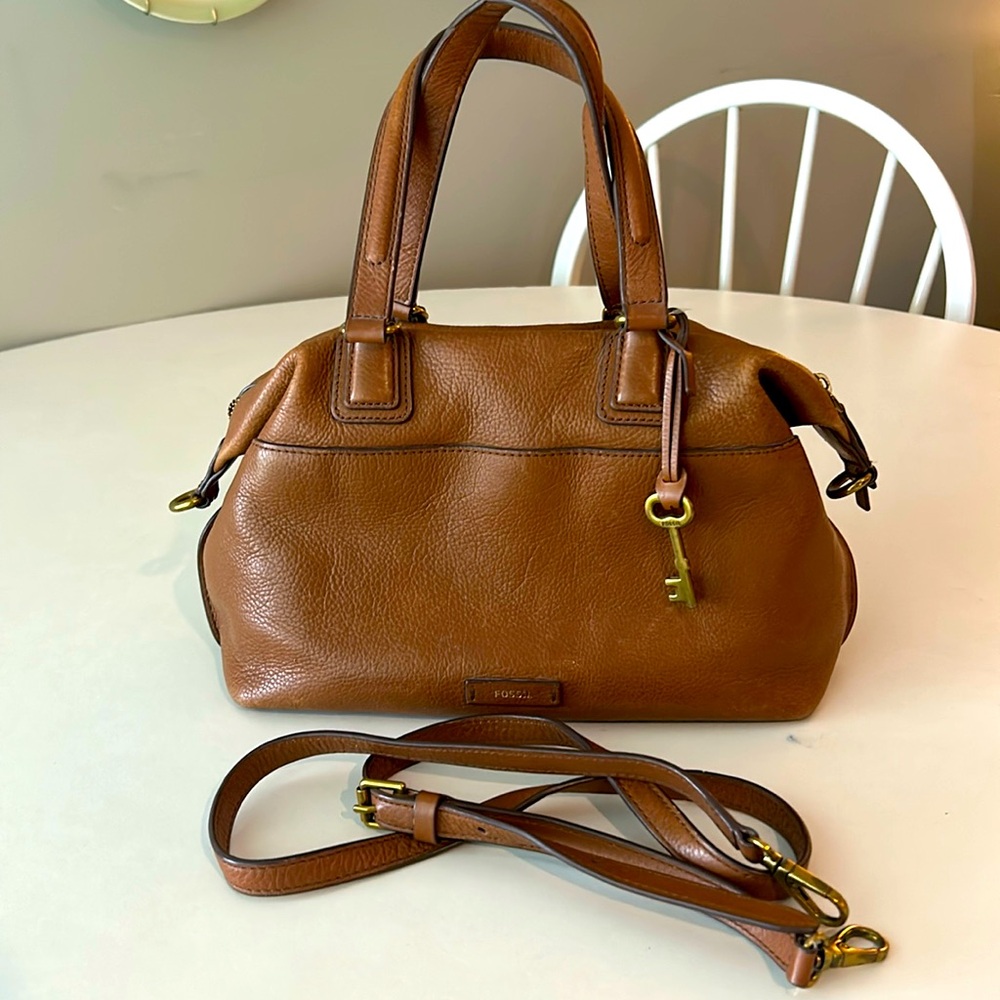 EUC Fossil brown pebbled leather purse with handles, shoulder strap